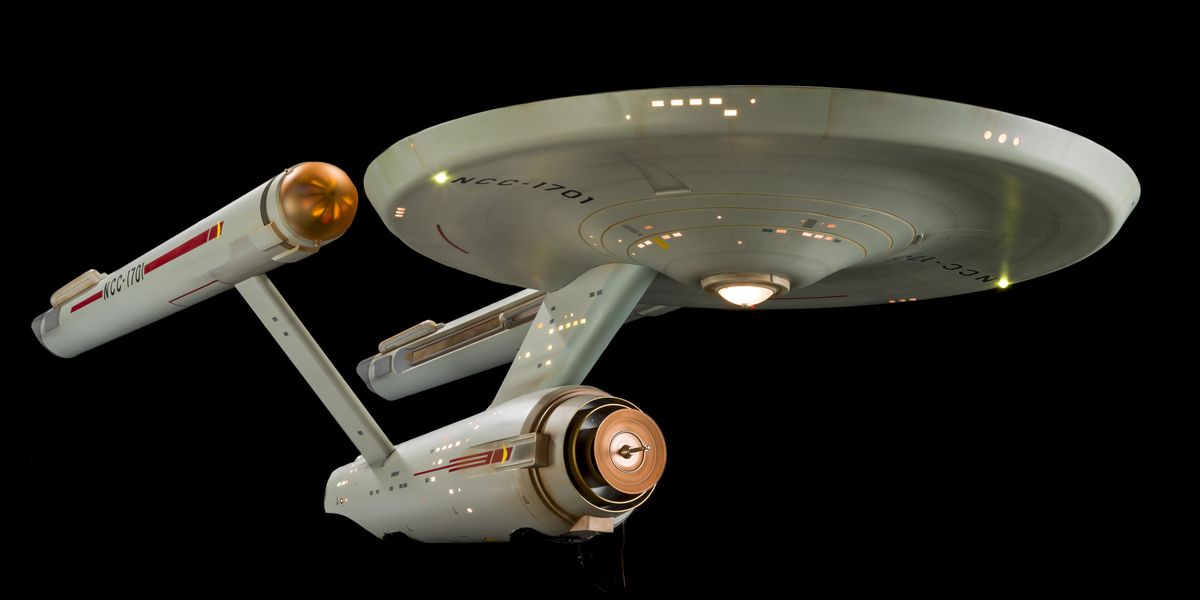  Star-Trek-Enterprise Star-Trek-Enterprise es una serie de televisión de ciencia ficción estadounidense que sigue las aventuras de la nave estelar Enterprise y su tripulación en su misión de explorar nuevos mundos y civilizaciones. La serie se desarrolla en el siglo XXIII y es parte del universo de Star Trek creado por Gene Roddenberry. 