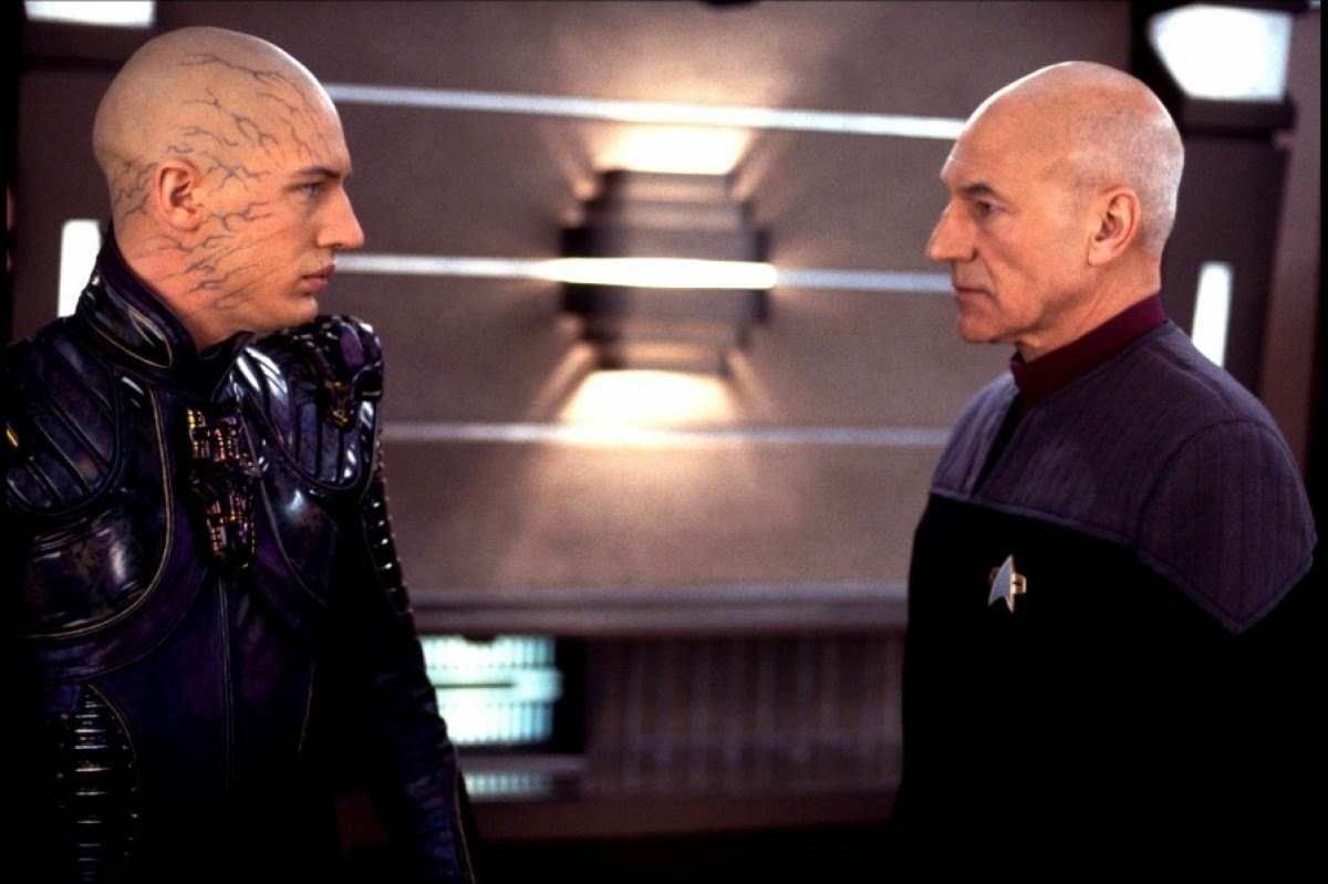  Star-Trek-Nemesis est un film de science-fiction américain sorti en 2002, réalisé par Stuart Baird et basé sur la série télévisée Star Trek. Le film met en vedette l'équipage de l'USS Enterprise-E alors qu'ils affrontent leur plus grand ennemi, le clone du capitaine Jean-Luc Picard, nommé Shinzon. 